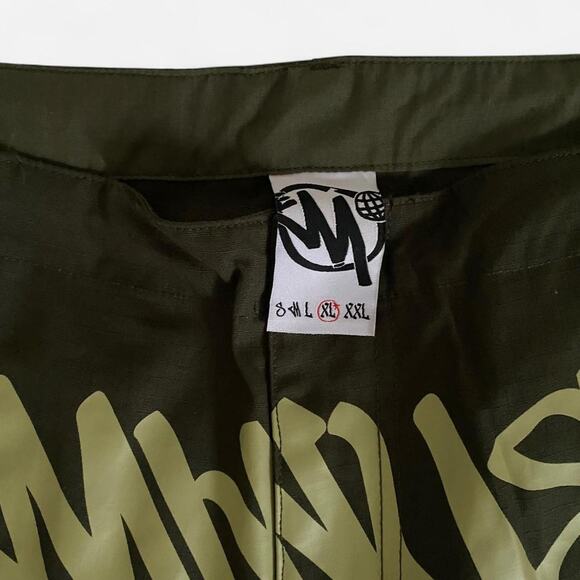 Minus Two green cargo pants - size XL - Picture 4 of 4